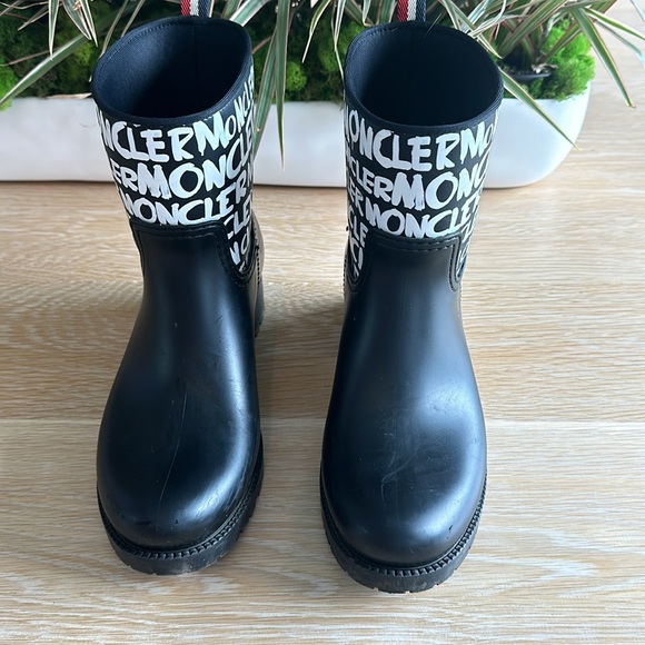 Moncler rain boot - Picture 3 of 4